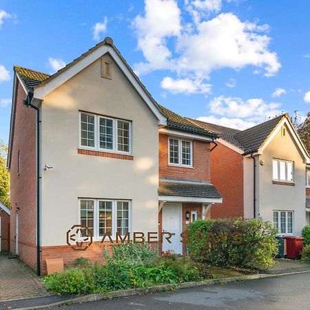 Spacious 5 Bed House In Reading By Amber Stays, Perfect For Business & Contractors, Sleeps 12! Εξωτερικό φωτογραφία