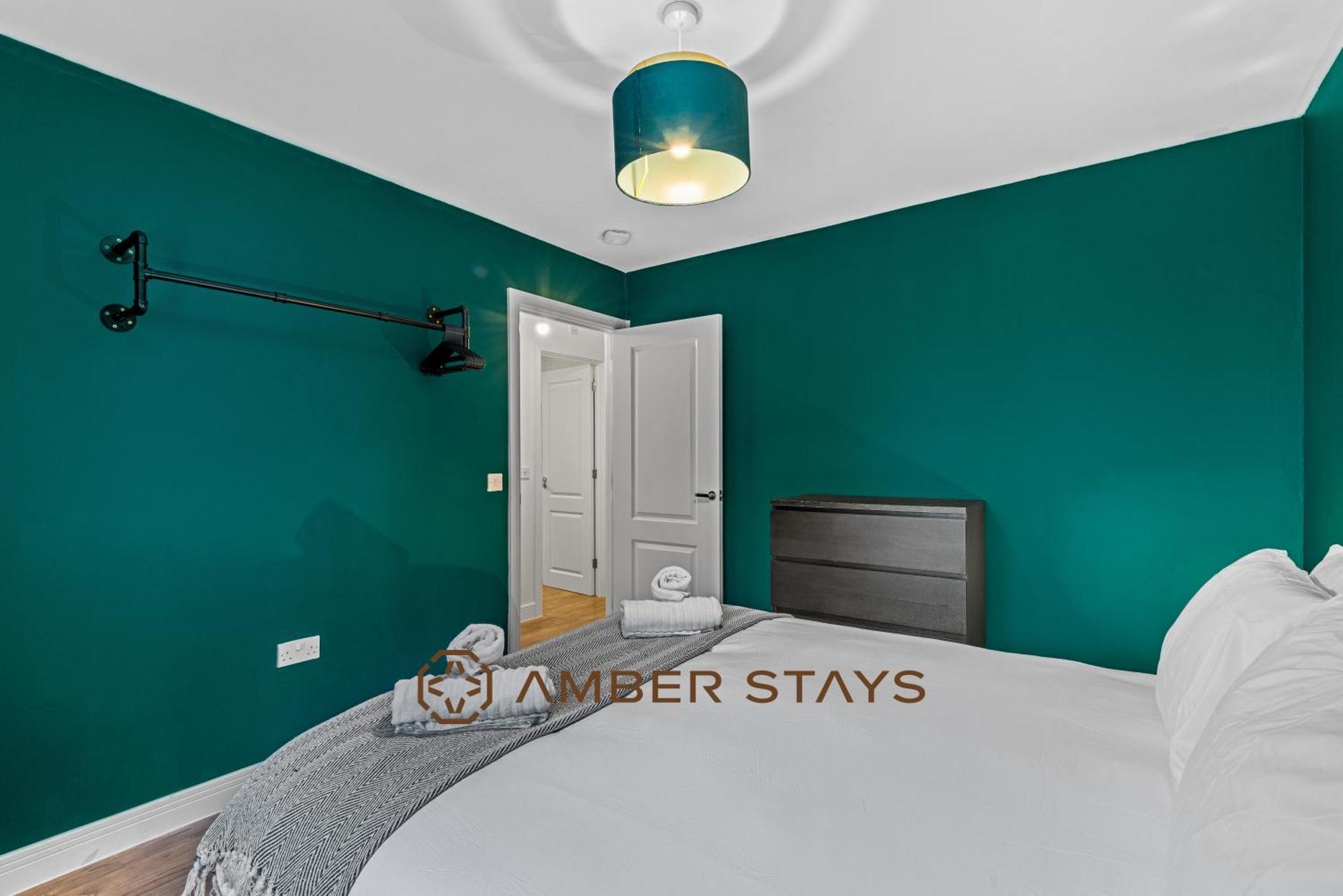 Spacious 5 Bed House In Reading By Amber Stays, Perfect For Business & Contractors, Sleeps 12! Εξωτερικό φωτογραφία