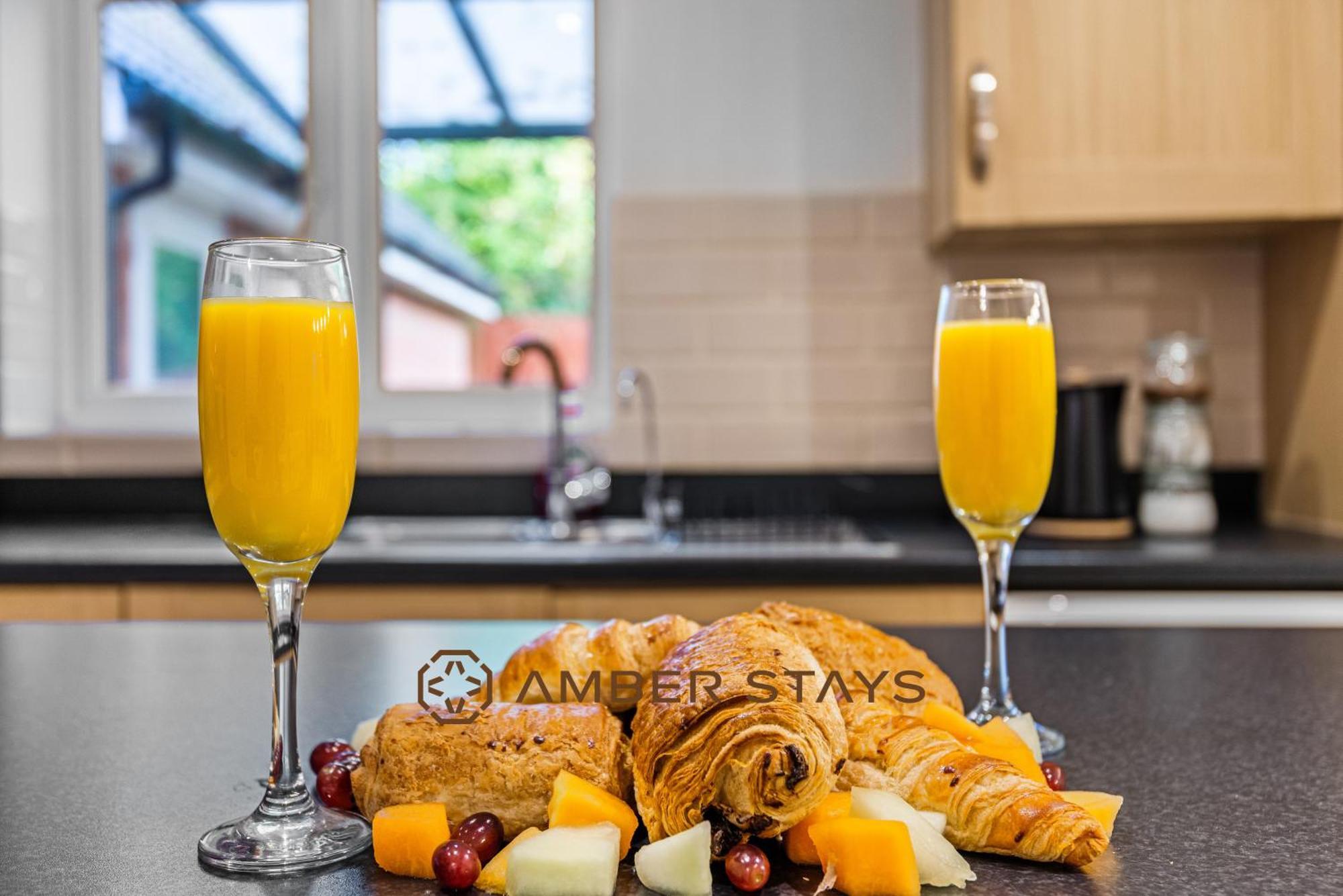 Spacious 5 Bed House In Reading By Amber Stays, Perfect For Business & Contractors, Sleeps 12! Εξωτερικό φωτογραφία