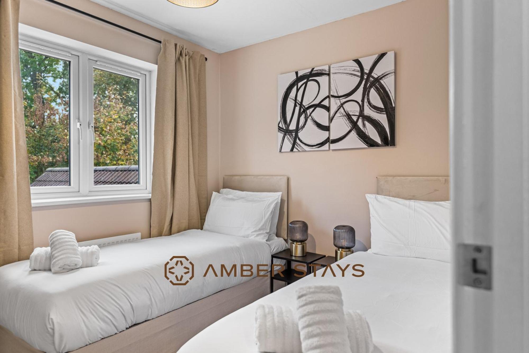Spacious 5 Bed House In Reading By Amber Stays, Perfect For Business & Contractors, Sleeps 12! Εξωτερικό φωτογραφία