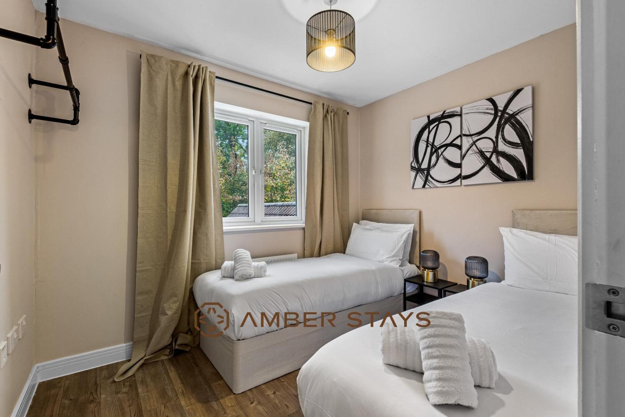 Spacious 5 Bed House In Reading By Amber Stays, Perfect For Business & Contractors, Sleeps 12! Εξωτερικό φωτογραφία