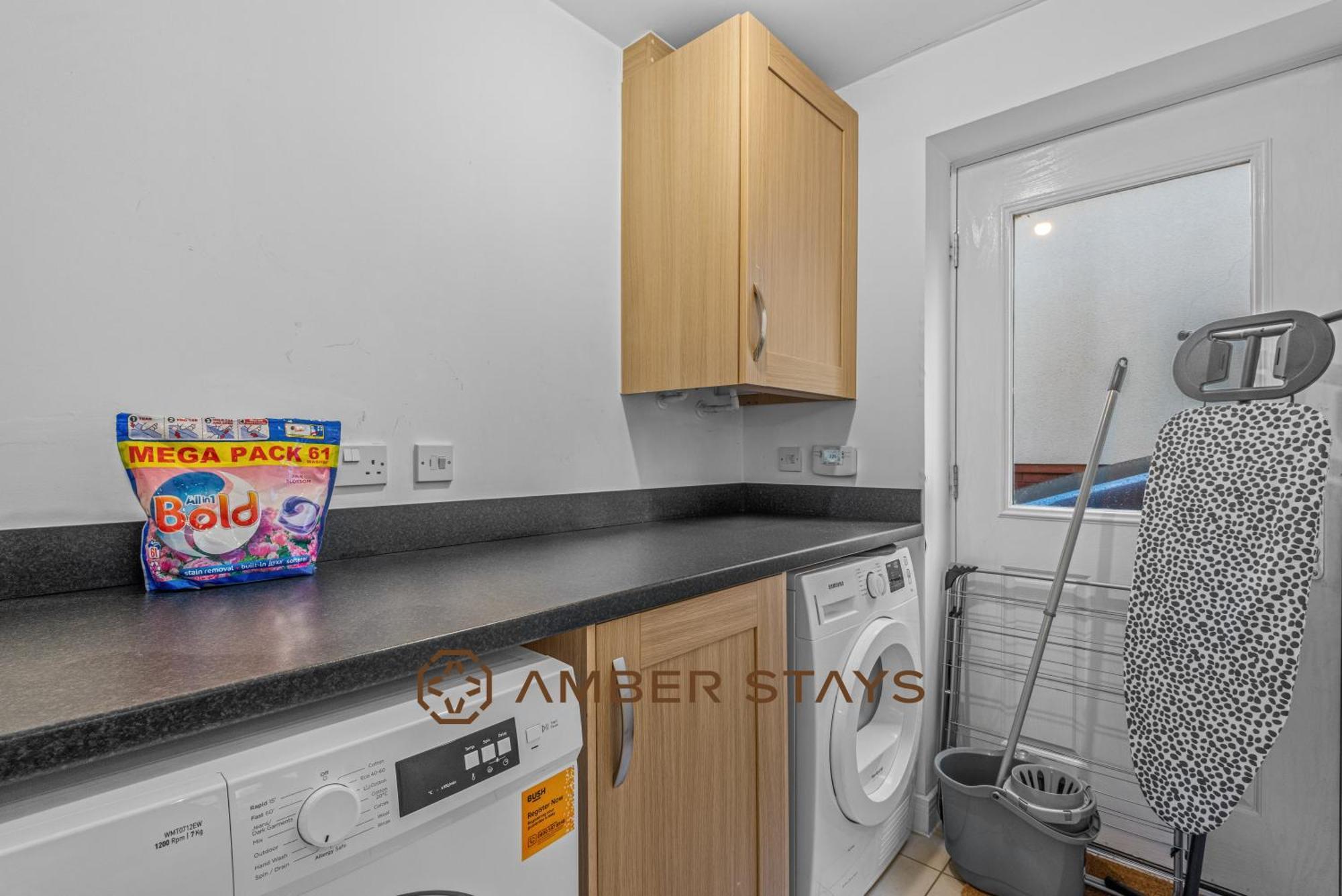 Spacious 5 Bed House In Reading By Amber Stays, Perfect For Business & Contractors, Sleeps 12! Εξωτερικό φωτογραφία