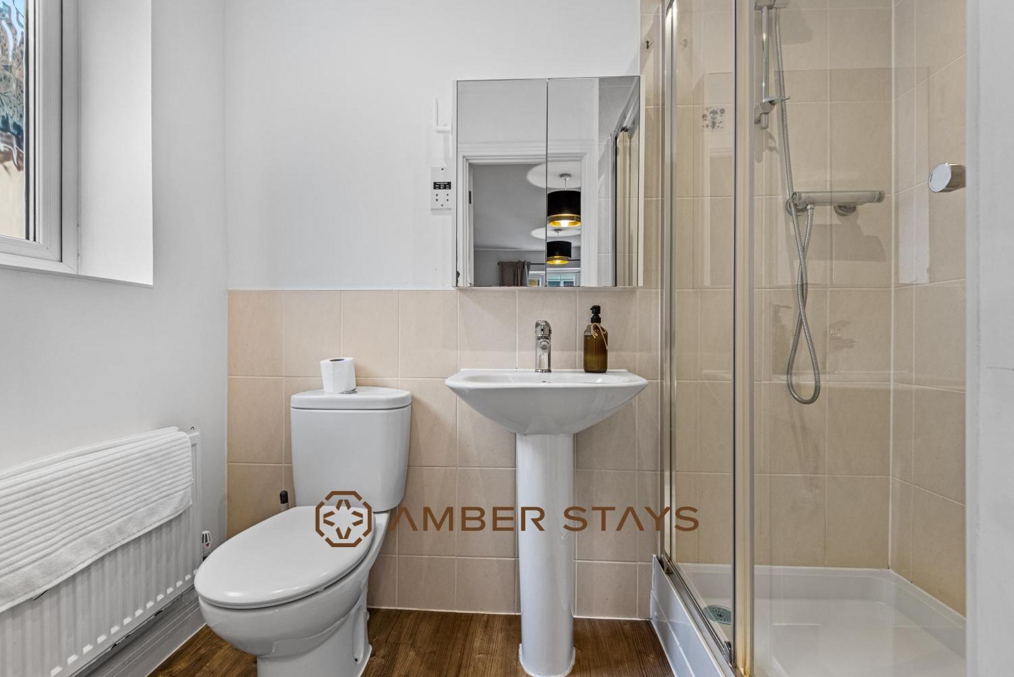 Spacious 5 Bed House In Reading By Amber Stays, Perfect For Business & Contractors, Sleeps 12! Εξωτερικό φωτογραφία